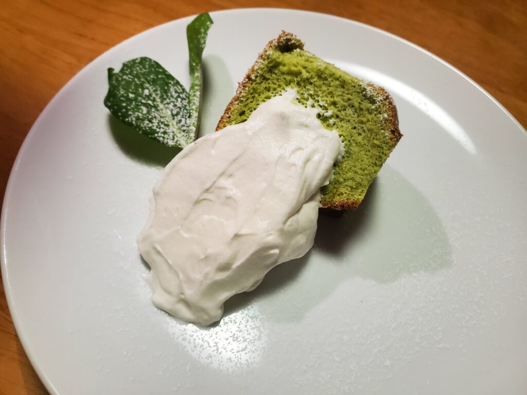 ベビーリーフを使ったヘルシー・シフォンケーキ